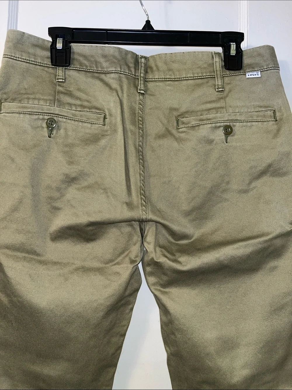 Levi's Olive Chino Pants - Straight Fit